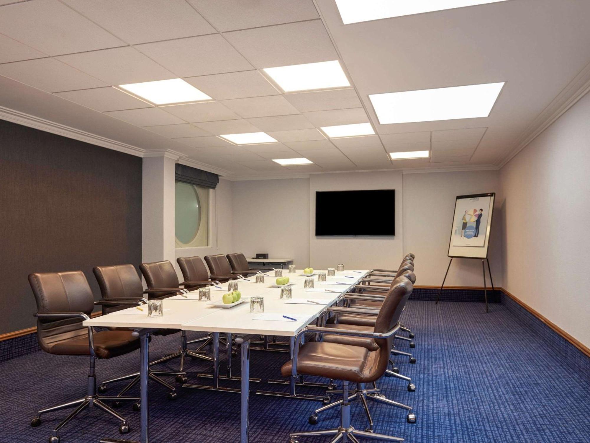 Novotel London Stansted Airport Stansted Mountfitchet Εξωτερικό φωτογραφία